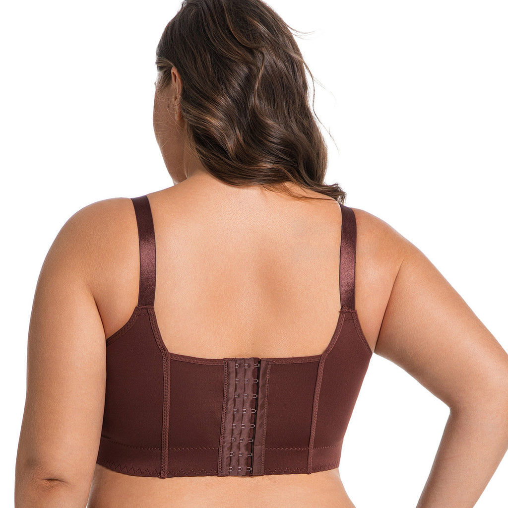 Underwear gathers and shrinks the secondary breasts